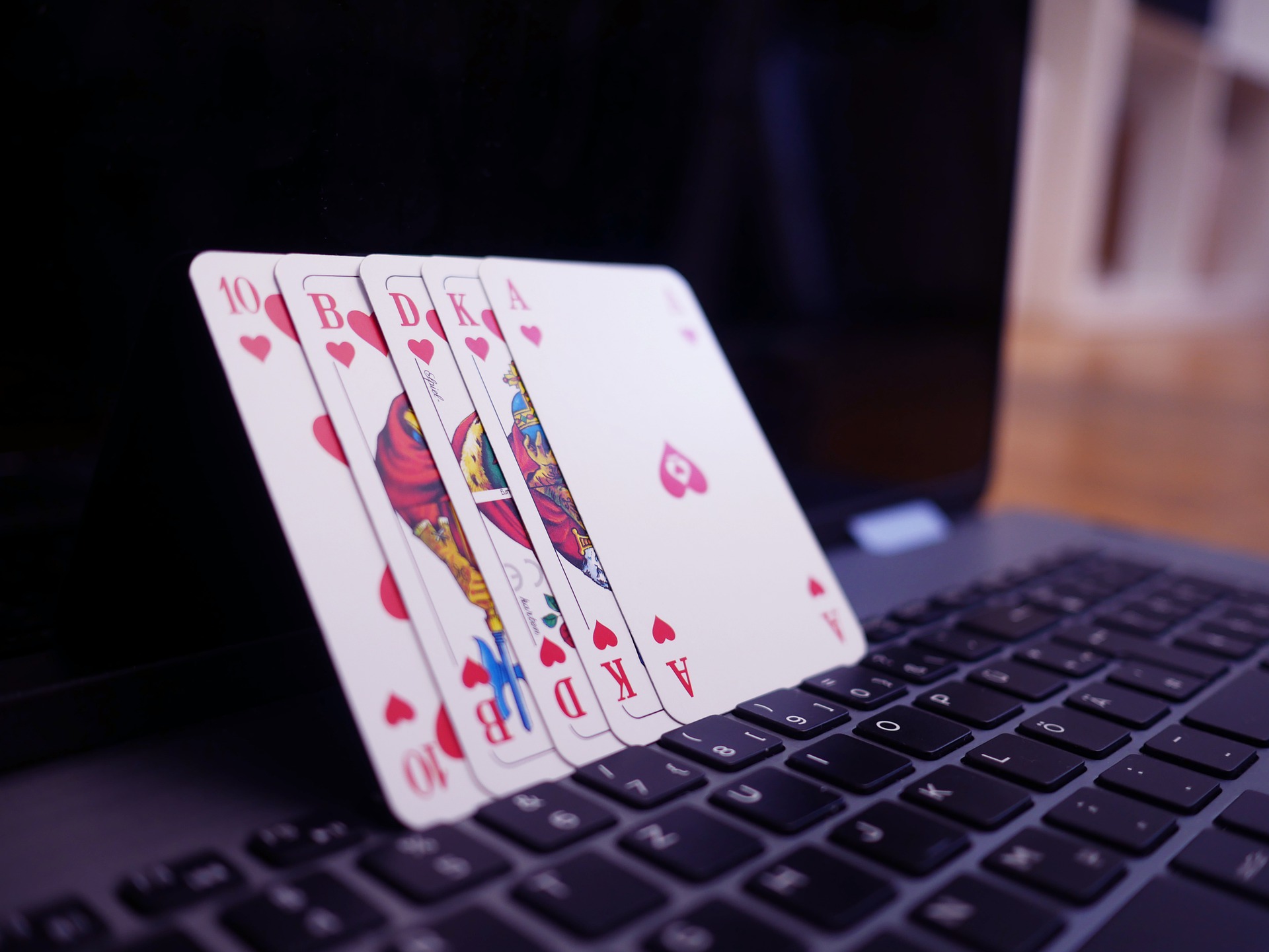 Effective Ways to Improve Playing in Online Poker